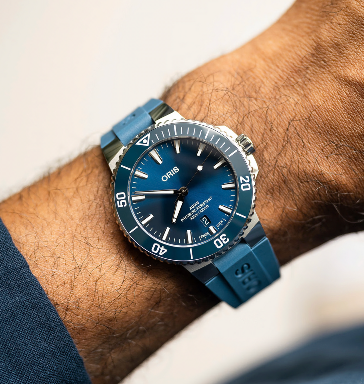 01 733 7787 4135-07 4 22 35FC Oris-Aquis Date, Dial:Blue, Strap: Caoutchouc Blue