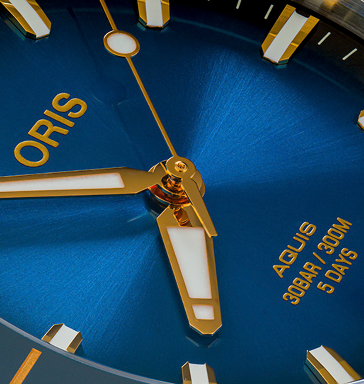 01 400 7769 6355-07 8 22 09PEB Aquis Date Calibre 400 Bico Men's
