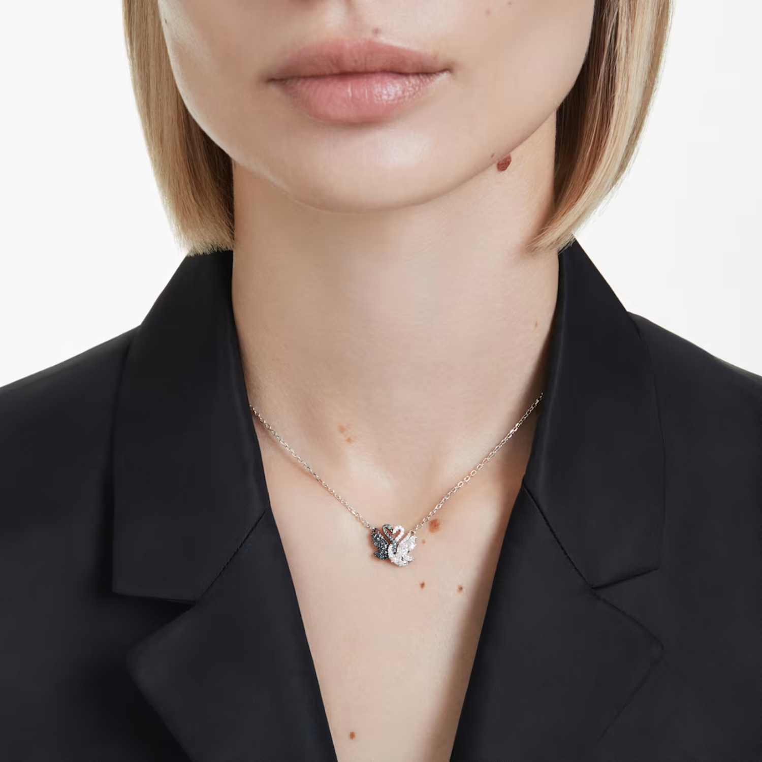 5705721 SWAN: PEND WHITE/RHS