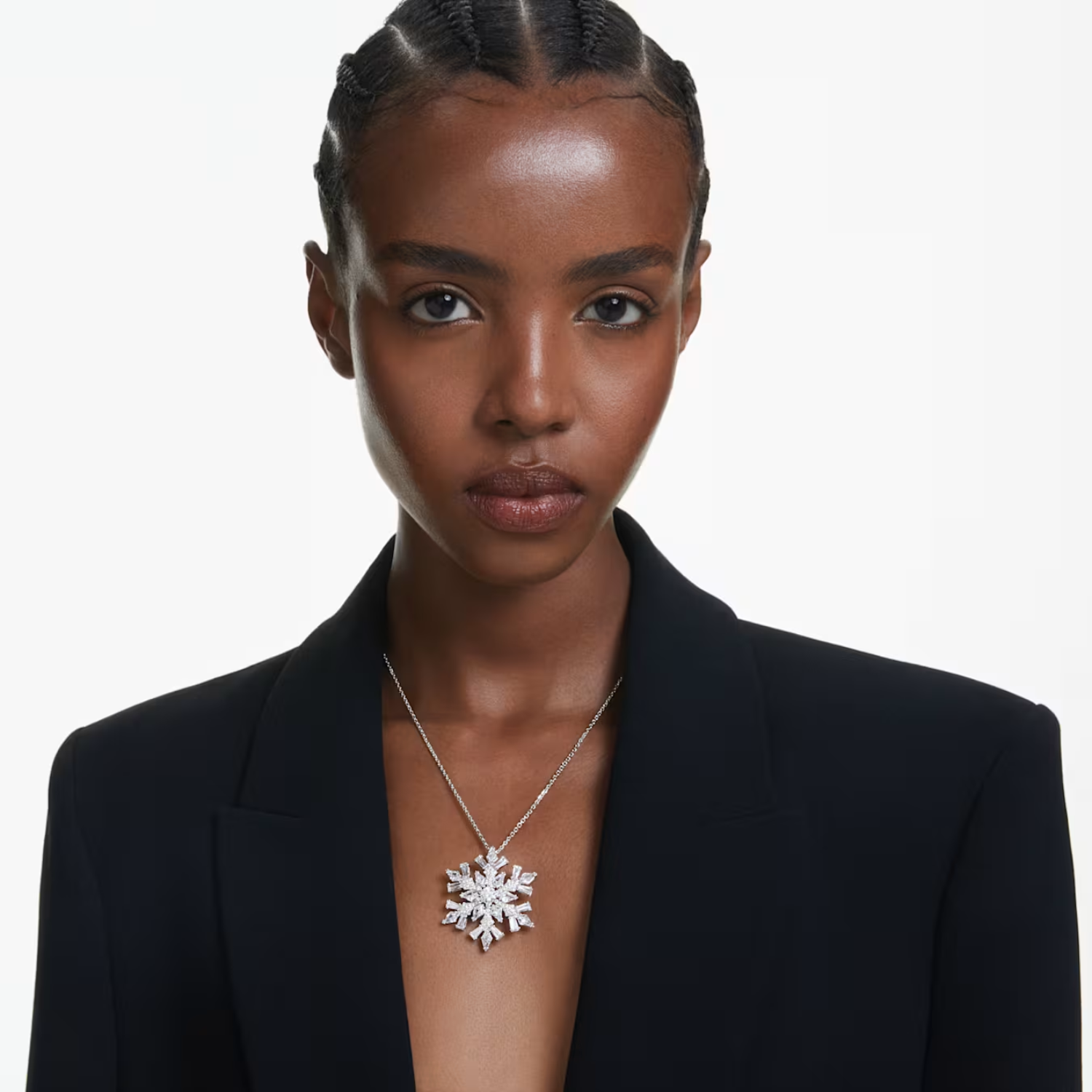 5693226 PEND BROOCH WHITE/RHS