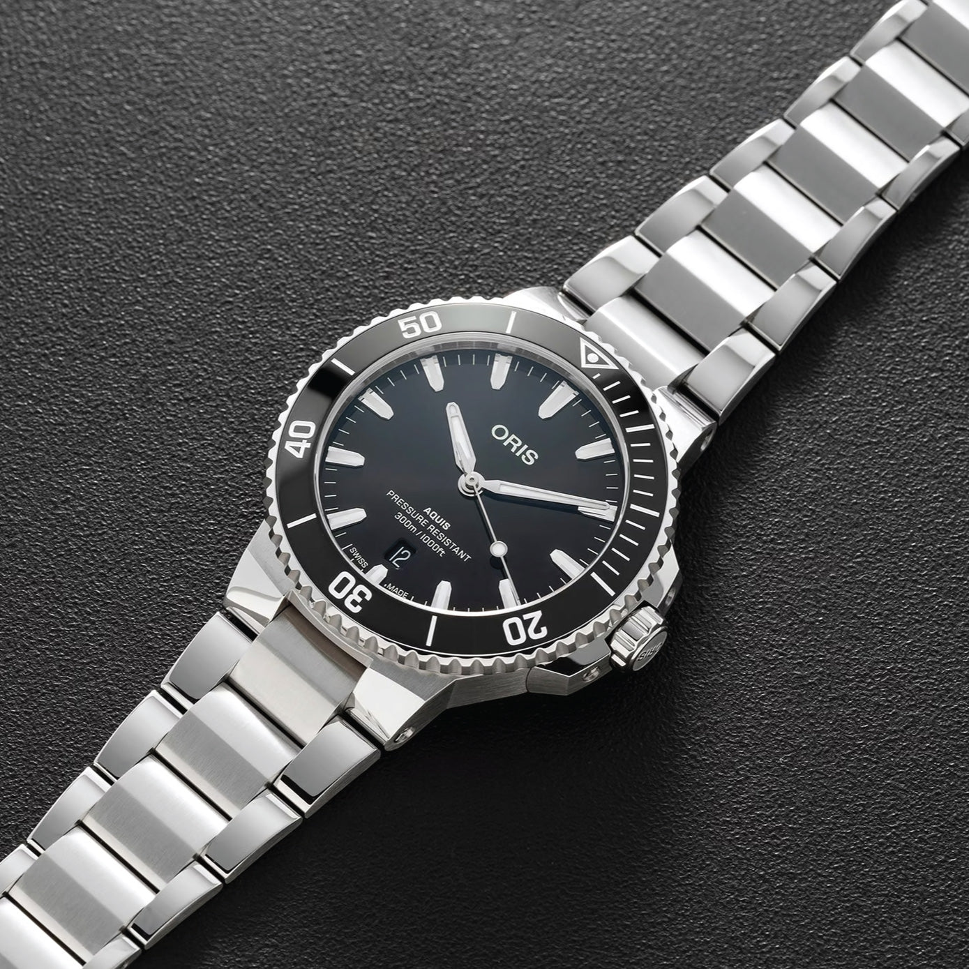 Oris-Aquis Date 01 733 7787 4154-07 8 22 04PEB
