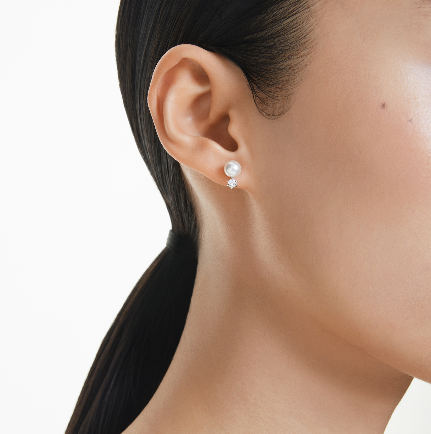 5694225 Matrix stud earrings Crystal pearl, Round cut, White, Rhodium plated