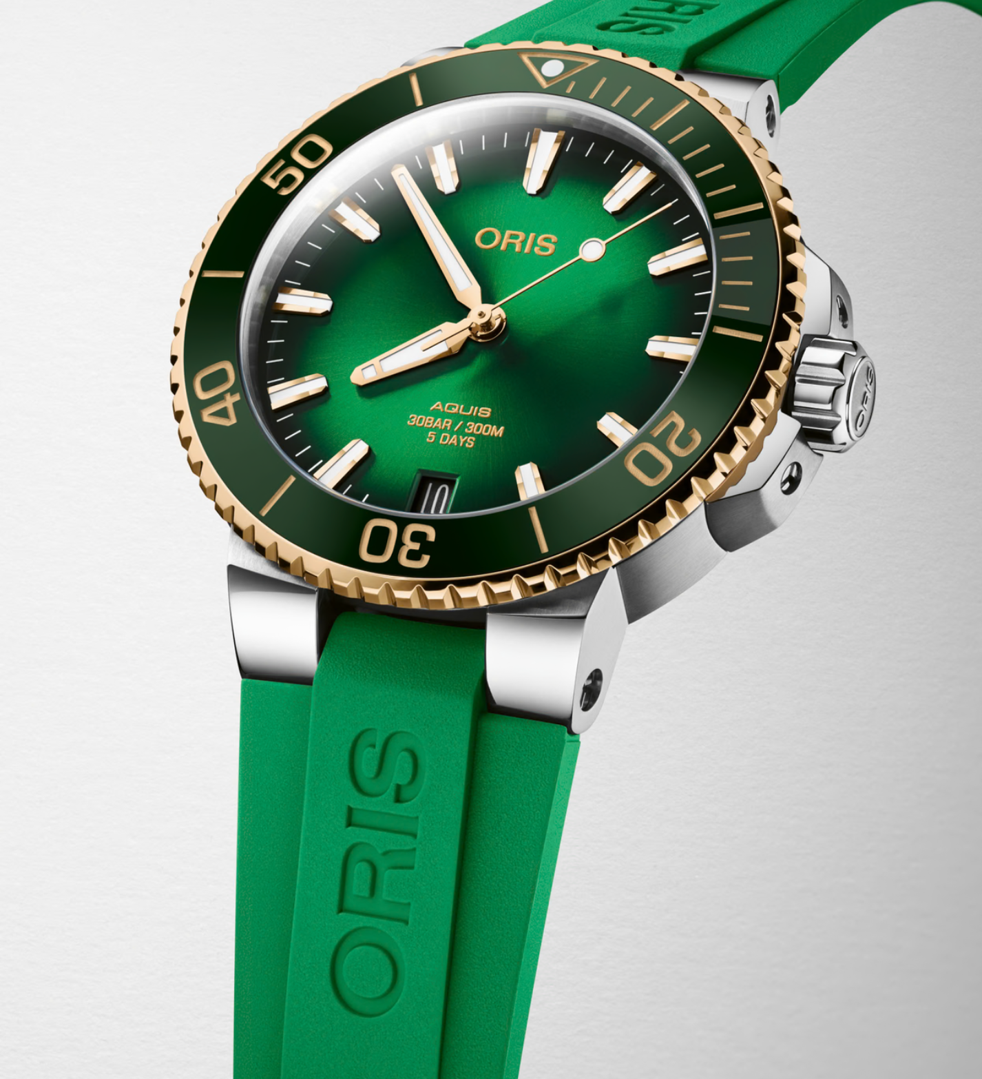 01 400 7769 6357-07 4 22 77FC Aquis Date Cal, 400 Bisco - Dial: Green, Strap: RS Green