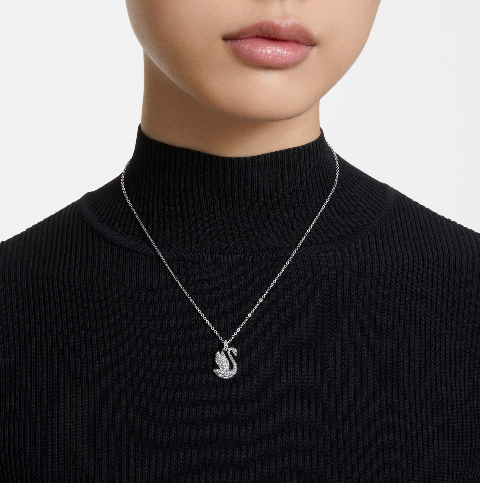 5647872 SWAN:PEND XS CRY/RHS