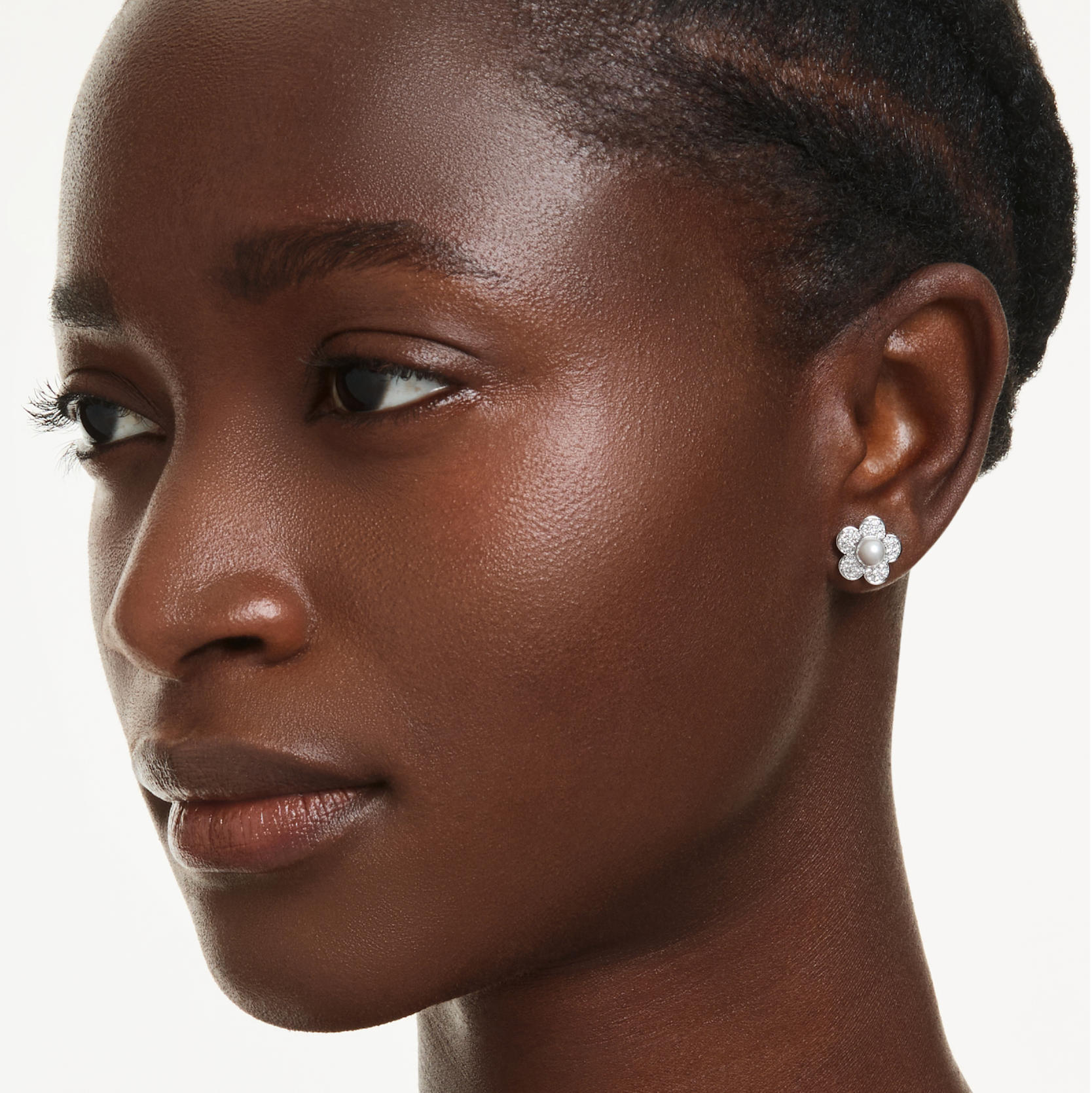 5756098 Ariana Grande x Swarovski stud earrings Crystal pearl, Round cut, Flower, White, Rhodium plated