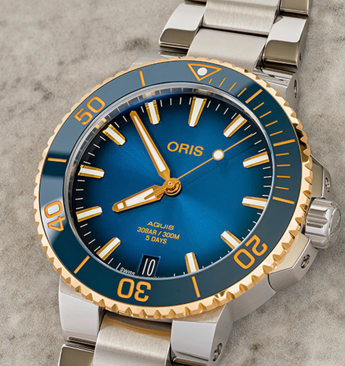 01 400 7769 6355-07 8 22 09PEB Aquis Date Calibre 400 Bico Men's