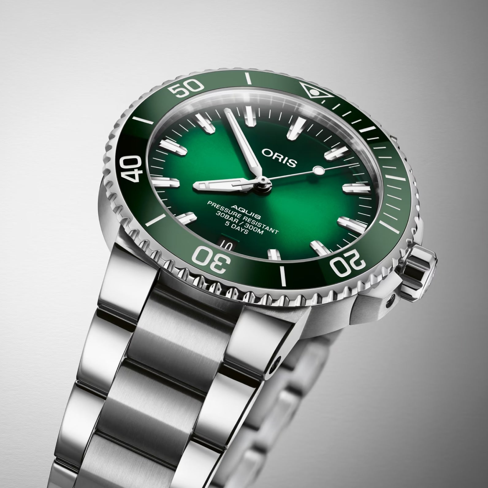 Oris Aquis Date Cal.400 - Dial: Green, Strap: MB steel polished 01 400 7763 4157-07 8 24 09PEB