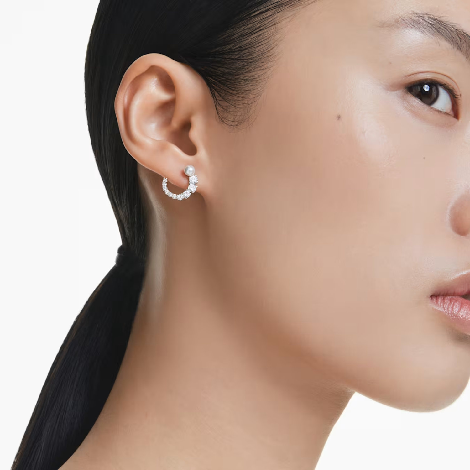 5720885 SS MATRIX:PE PEARFL HOOPS SS WHITE/RHS