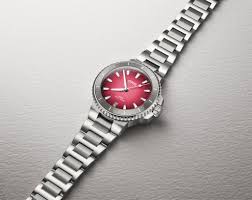 Oris Aquis Date Taste of Summer - Dial: Red, Strap: MB steel polished