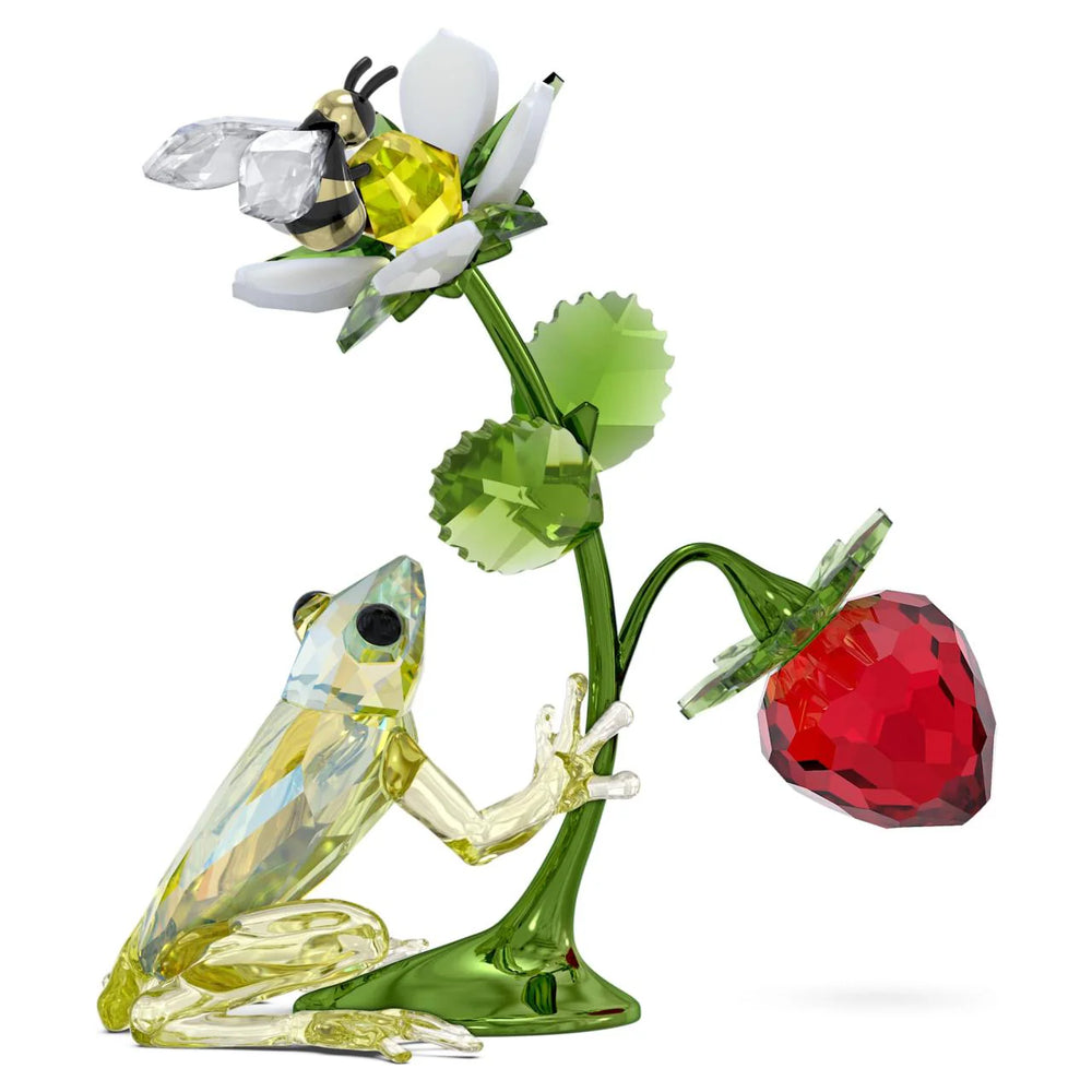 5667599 IDYLLIA:FROG BEE AND STRAWBERRY