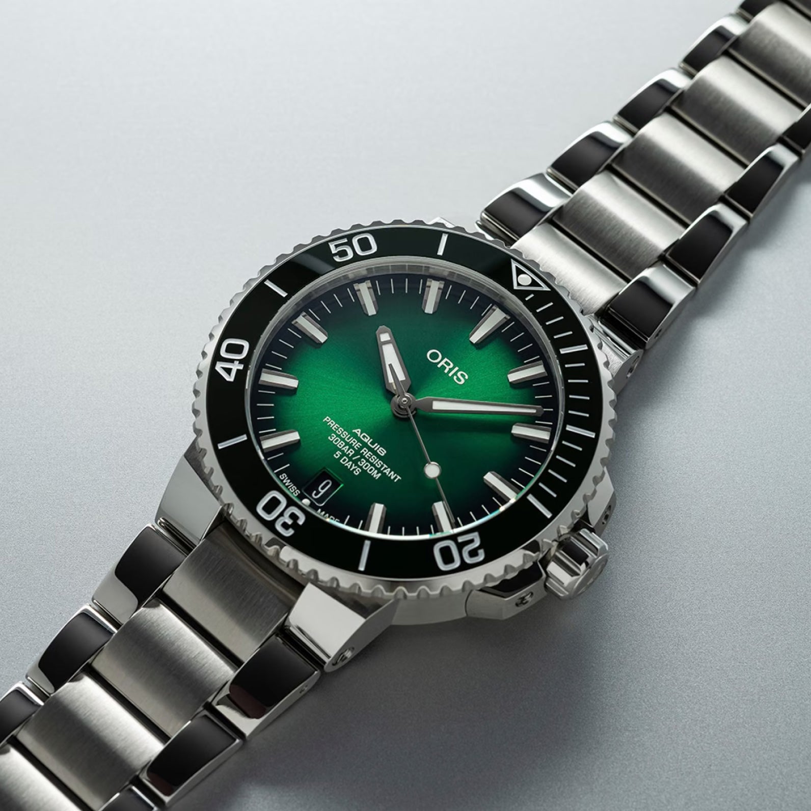 Oris Aquis Date Cal.400 - Dial: Green, Strap: MB steel polished 01 400 7763 4157-07 8 24 09PEB